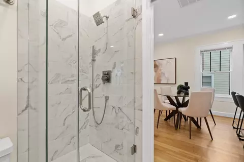 Bath - 601 E 43rd St, Austin, TX 78751 photo 3 of 3