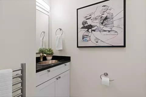 Bath - 601 E 43rd St, Austin, TX 78751 photo 2 of 3