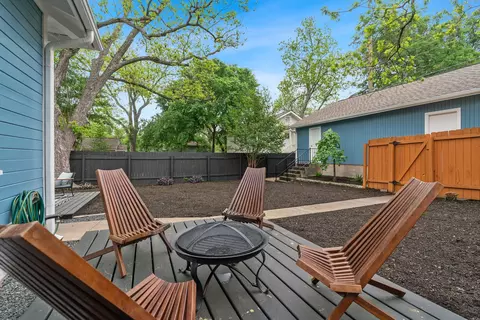 Exterior - 601 E 43rd St, Austin, TX 78751 photo 6 of 10