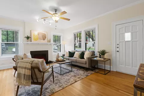 Living - 601 E 43rd St, Austin, TX 78751 photo 2 of 5