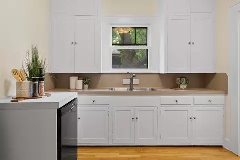 Kitchen - 601 E 43rd St, Austin, TX 78751 photo 1 of 6