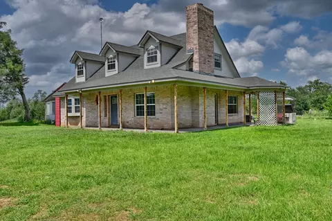 1689 Fm 2104, Paige, TX 78659