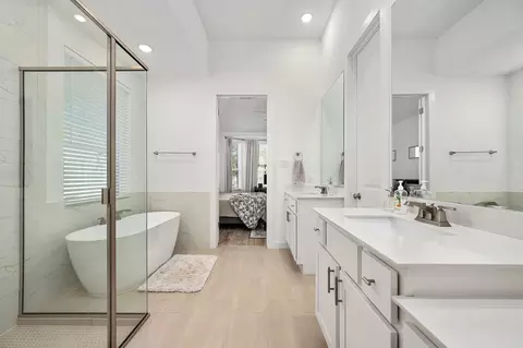 Bath - 1201 Highcrest, Georgetown, TX 78628 photo 1 of 3