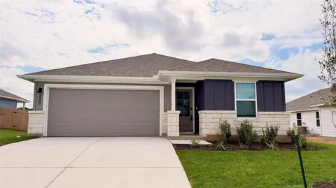305 Wheel Horse Rd, Burnet, TX 78611