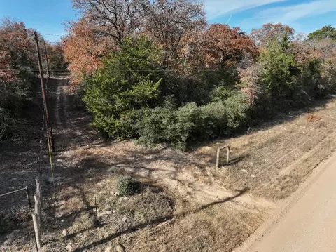 881 Cr 327 Rd, Rockdale, TX 76567