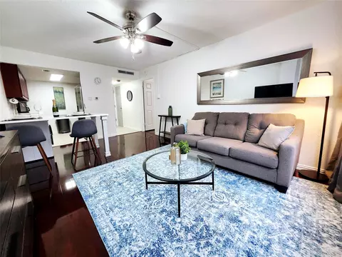 1800 Lavaca St #102, Austin, TX 78701