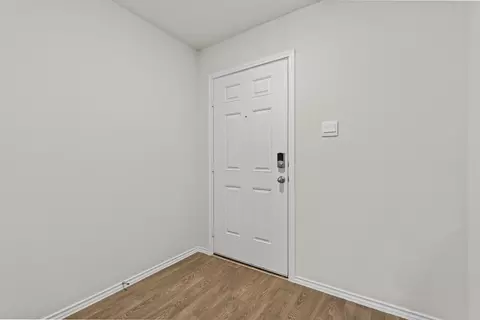 Entry Way - 307 Wild Goose Dr, Luling, TX 78648 photo 1 of 5