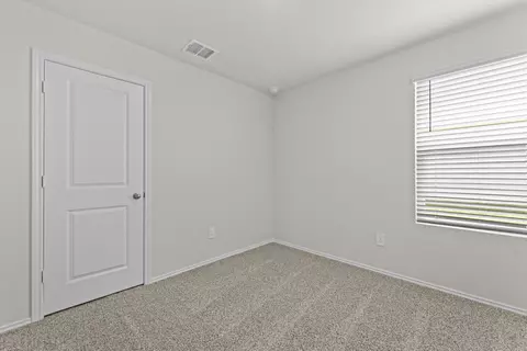 Bedroom - 307 Wild Goose Dr, Luling, TX 78648 photo 6 of 9