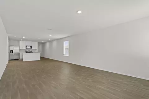 Living - 307 Wild Goose Dr, Luling, TX 78648 photo 3 of 4