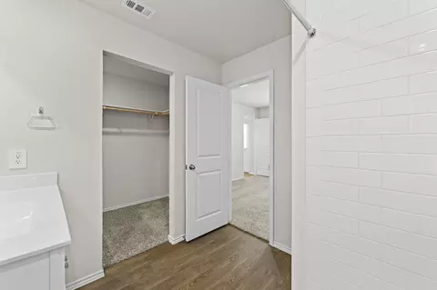 Entry Way - 307 Wild Goose Dr, Luling, TX 78648 photo 4 of 5