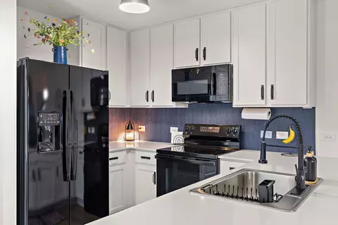 Kitchen - 129 Jack Browning Dr, Jarrell, TX 76537 photo 1 of 8
