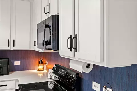 Kitchen - 129 Jack Browning Dr, Jarrell, TX 76537 photo 6 of 8