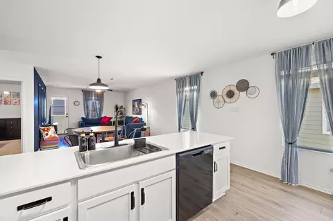 Kitchen - 129 Jack Browning Dr, Jarrell, TX 76537 photo 4 of 8