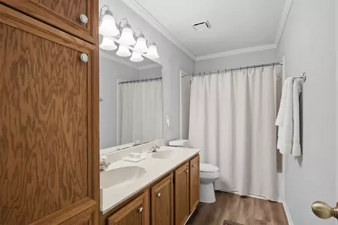 Bath - 502 Cedar Ln, Pflugerville, TX 78660 photo 5 of 5