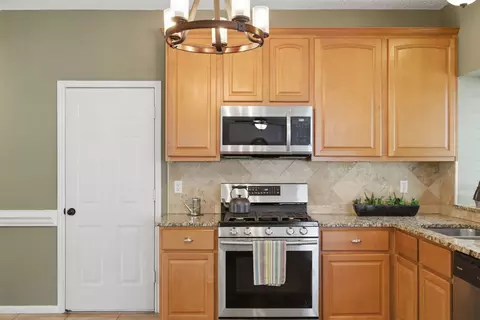 Kitchen - 502 Cedar Ln, Pflugerville, TX 78660 photo 4 of 6