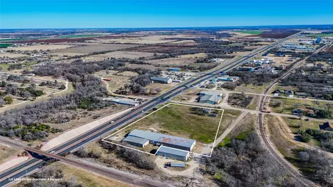 101 NE 01st St, Mcgregor, TX 76657 photo 9
