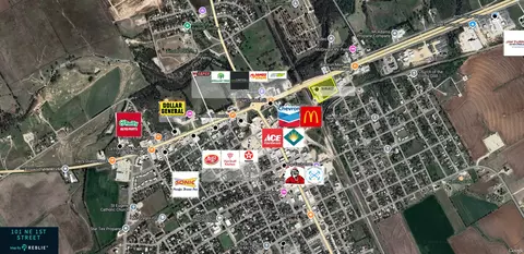 101 NE 01st St, Mcgregor, TX 76657 photo 3