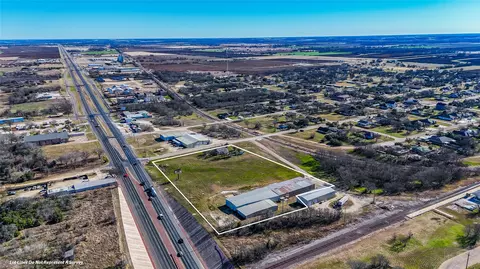 101 NE 01st St, Mcgregor, TX 76657 photo 7
