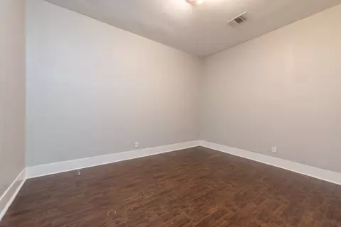 Other - 802 E Crockett St, Luling, TX 78648 photo 6 of 10