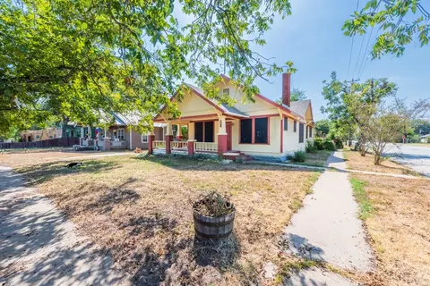 Other - 802 E Crockett St, Luling, TX 78648 photo 1 of 10