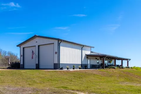 7047 Falke Heinrich Rd, Schulenburg, TX 78956