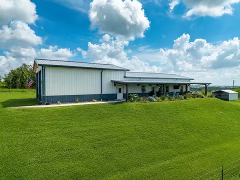 7047 Falke Heinrich Rd, Schulenburg, TX 78956