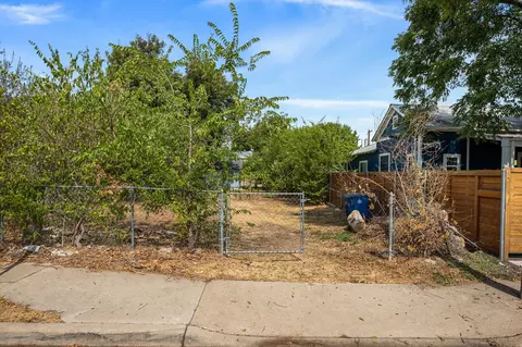 Exterior - 1906 E 2nd St, Austin, TX 78702 photo 2 of 10