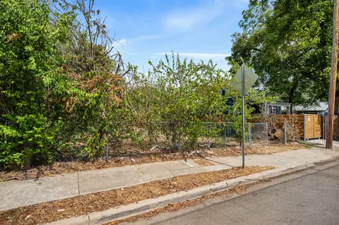 Exterior - 1906 E 2nd St, Austin, TX 78702 photo 8 of 10