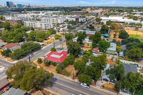 View/Area - 1906 E 2nd St, Austin, TX 78702 photo 8 of 24