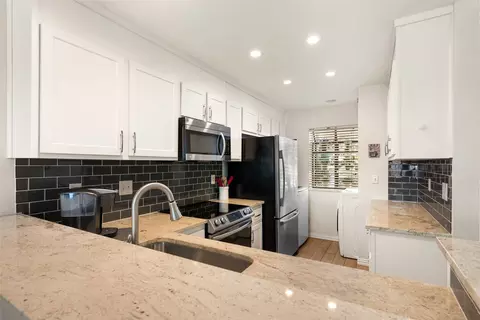 7122 Wood Hollow Dr #47, Austin, TX 78731