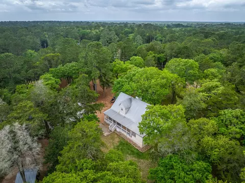 1055 Beech Crest Dr, New Ulm, TX 78950