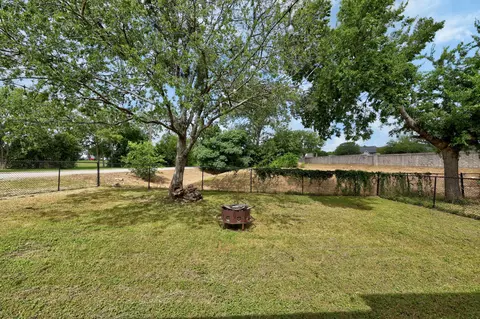 Exterior - 2120 Leander St, Georgetown, TX 78626 photo 6 of 8