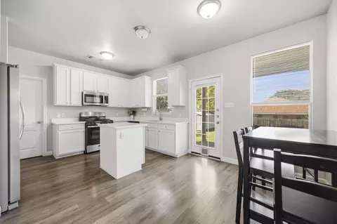 111 Brazos Ln, Kyle, TX 78640