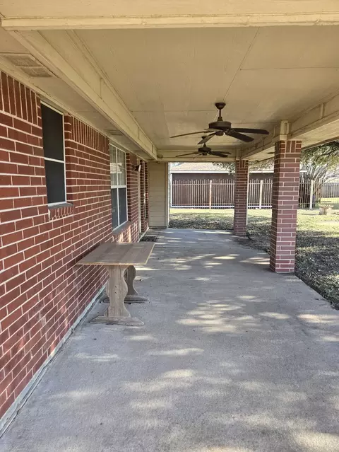Exterior - 2607 Cherrylawn Dr, Taylor, TX 76574 photo 5 of 8
