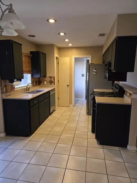 Kitchen - 2607 Cherrylawn Dr, Taylor, TX 76574 photo 1 of 2