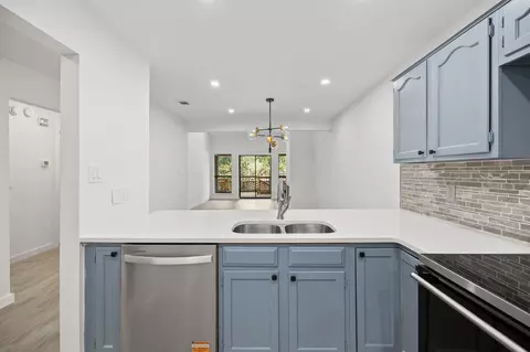7211 Lakewood Dr #C111, Austin, TX 78750