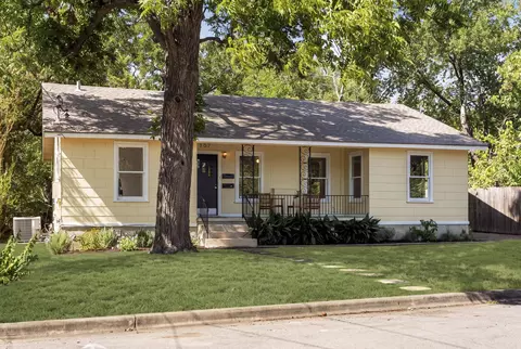 Exterior - 807 E 49th St, Austin, TX 78751 photo 4 of 9
