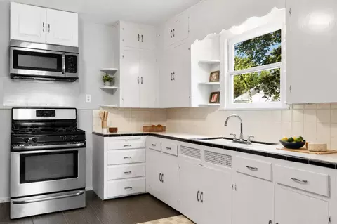 Kitchen - 807 E 49th St, Austin, TX 78751 photo 3 of 4