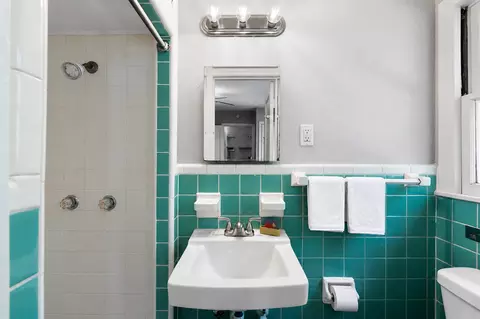 Bath - 807 E 49th St, Austin, TX 78751 photo 1 of 3