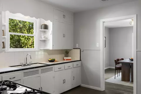 Kitchen - 807 E 49th St, Austin, TX 78751 photo 2 of 4