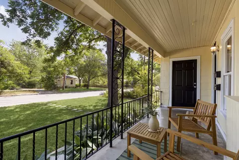 Exterior - 807 E 49th St, Austin, TX 78751 photo 2 of 9