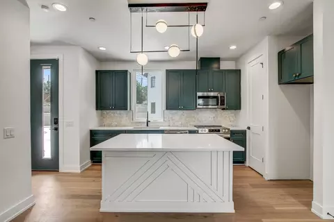 4127 E 12th St #5, Austin, TX 78721