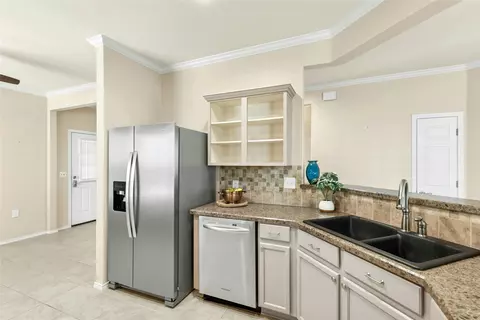 Kitchen - 215 Bonham Loop, Georgetown, TX 78633 photo 3 of 3