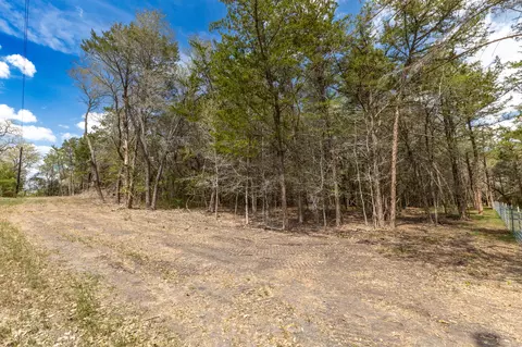 1910 Baca Loop, Flatonia, TX 78941 photo 22