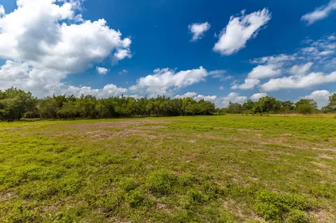 1910 Baca Loop, Flatonia, TX 78941 photo 21