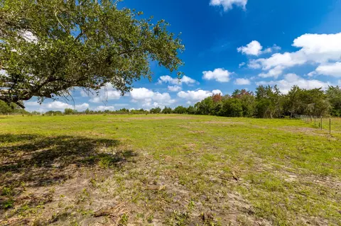 1910 Baca Loop, Flatonia, TX 78941 photo 19