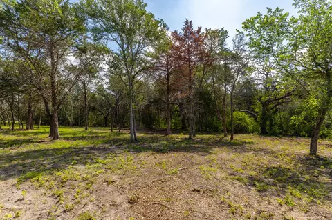 1910 Baca Loop, Flatonia, TX 78941 photo 11