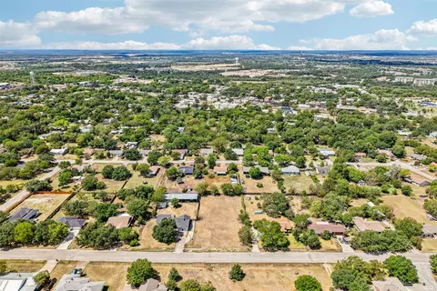 108 Sequoyah St, Buda, TX 78610 photo 2