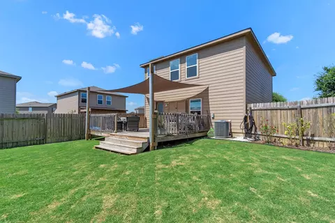 Exterior - 100 Wincliff Cv #13D, Jarrell, TX 76537 photo 3 of 6