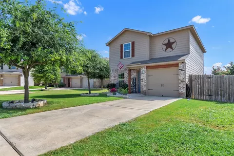 Exterior - 100 Wincliff Cv #13D, Jarrell, TX 76537 photo 5 of 6